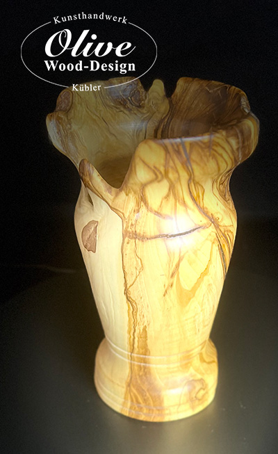 01-OlivenholzVase_02-olive-wood-design.jpg