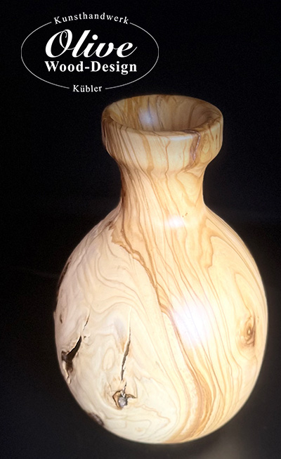 01-OlivenholzVase_05-olive-wood-design.jpg