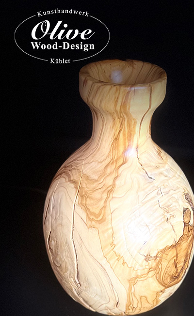 03-OlivenholzVase_05-olive-wood-design.jpg