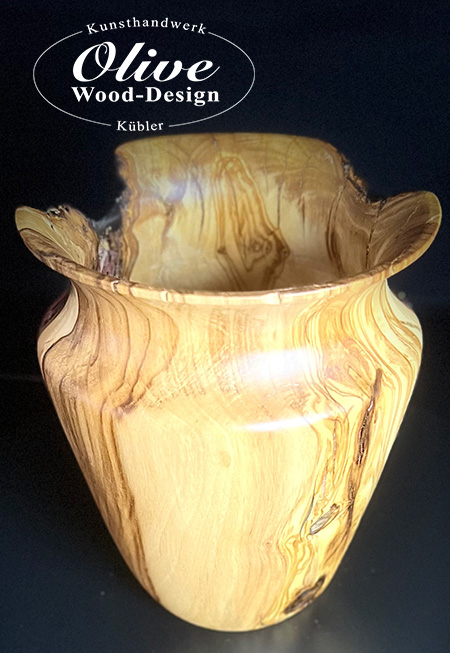 02-OlivenholzVase_06-olive-wood-design.jpg