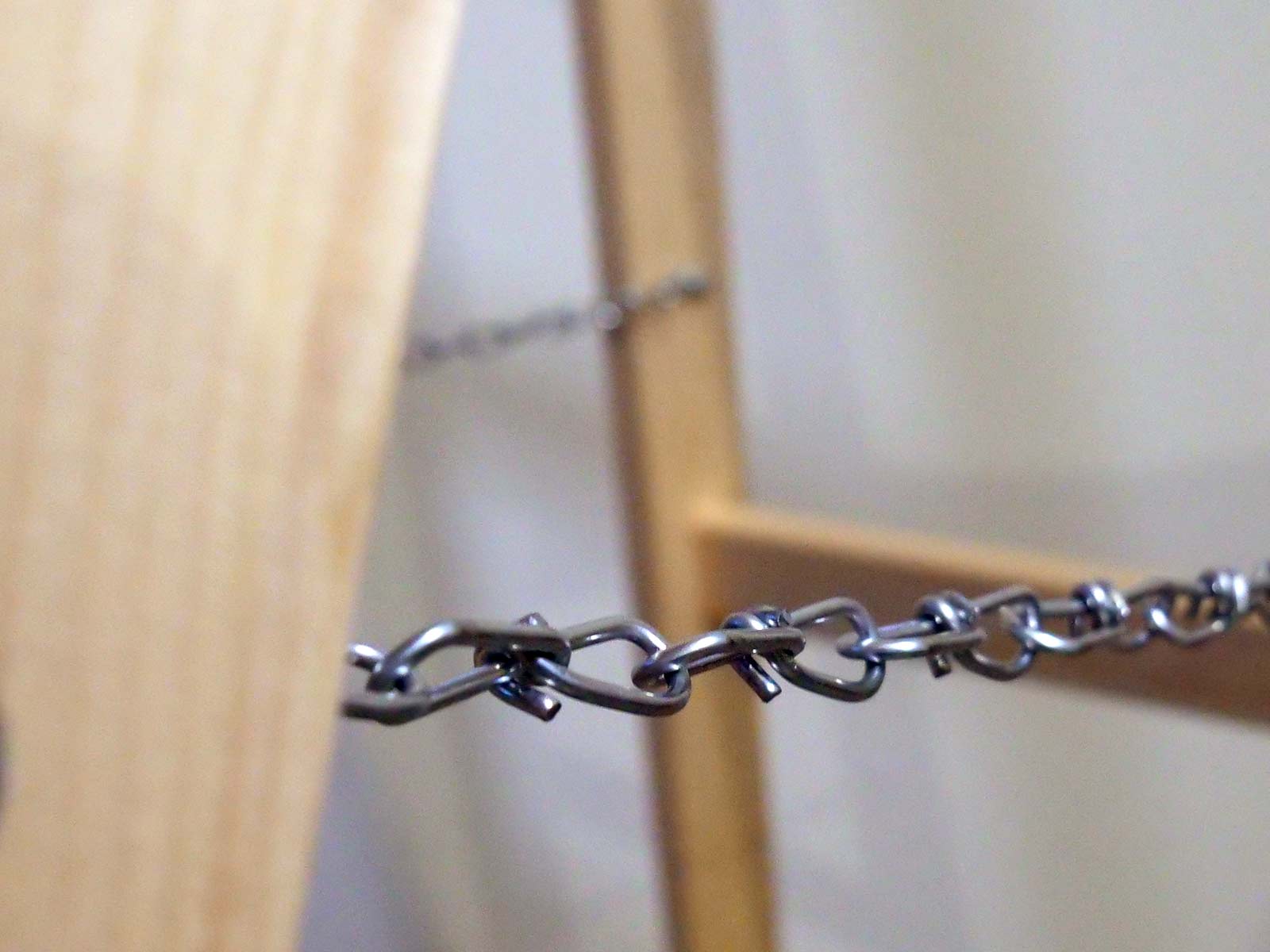 holzstehleiter-detailbild-kette.jpg